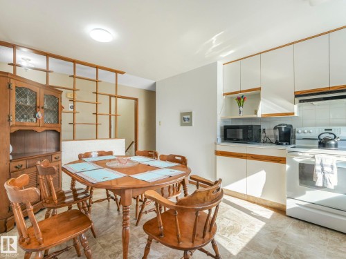 5916 148 Avenue Nw, Edmonton, AB - Indoor