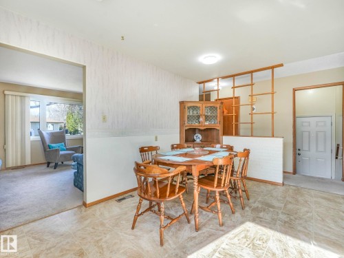 5916 148 Avenue Nw, Edmonton, AB - Indoor Photo Showing Dining Room