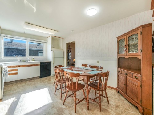 5916 148 Avenue Nw, Edmonton, AB - Indoor Photo Showing Other Room