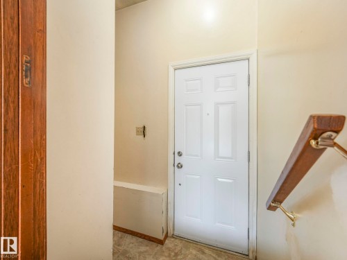 5916 148 Avenue Nw, Edmonton, AB - Indoor Photo Showing Other Room