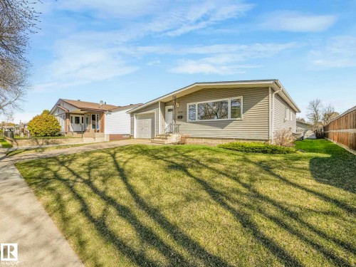 5916 148 Avenue Nw, Edmonton, AB - Outdoor