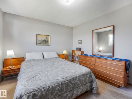 5916 148 Avenue Nw, Edmonton, AB - Indoor Photo Showing Bedroom