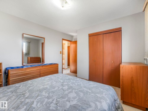 5916 148 Avenue Nw, Edmonton, AB - Indoor Photo Showing Bedroom