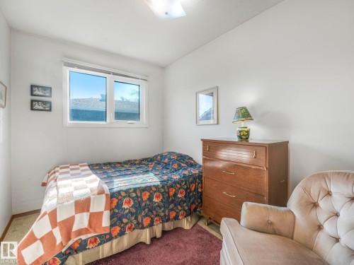 5916 148 Avenue Nw, Edmonton, AB - Indoor Photo Showing Bedroom
