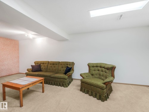 5916 148 Avenue Nw, Edmonton, AB - Indoor