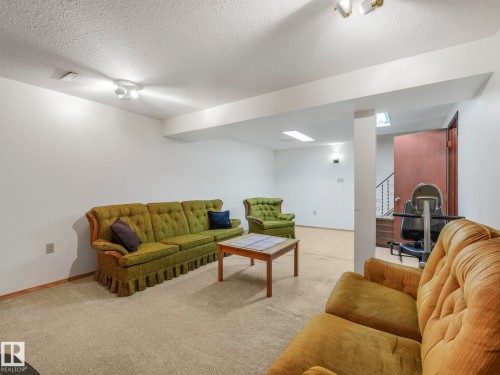 5916 148 Avenue Nw, Edmonton, AB - Indoor