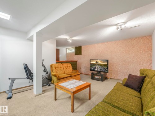 5916 148 Avenue Nw, Edmonton, AB - Indoor