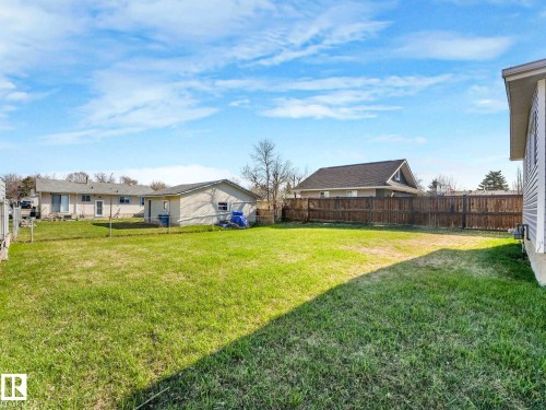 5916 148 Avenue Nw, Edmonton, AB - Outdoor