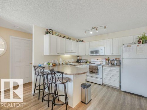 #410 13625 34 St Nw, Edmonton, AB - Indoor Photo Showing Kitchen