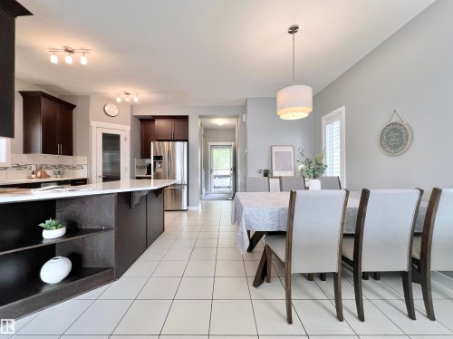 362 Chappelle Drive Sw, Edmonton, AB - Indoor Photo Showing Dining Room