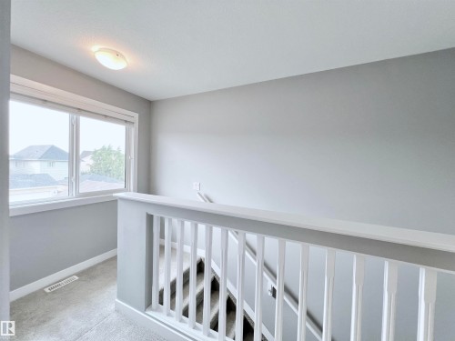 362 Chappelle Drive Sw, Edmonton, AB - Indoor Photo Showing Other Room