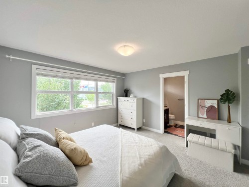 362 Chappelle Drive Sw, Edmonton, AB - Indoor Photo Showing Bedroom