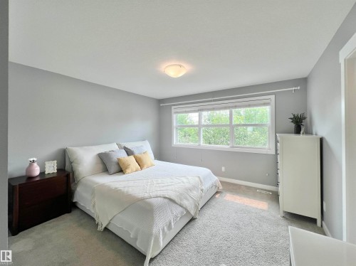 362 Chappelle Drive Sw, Edmonton, AB - Indoor Photo Showing Bedroom