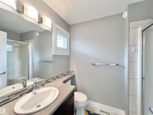 362 Chappelle Drive Sw, Edmonton, AB - Indoor Photo Showing Bathroom