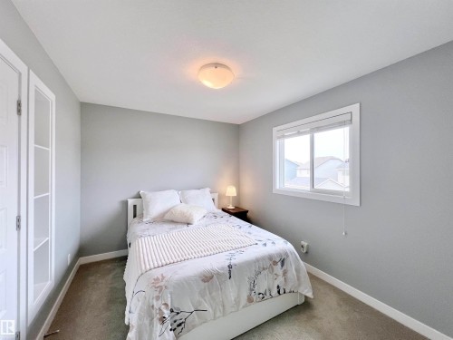 362 Chappelle Drive Sw, Edmonton, AB - Indoor Photo Showing Bedroom