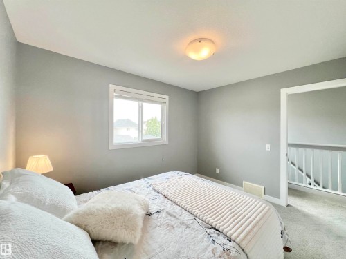 362 Chappelle Drive Sw, Edmonton, AB - Indoor Photo Showing Bedroom