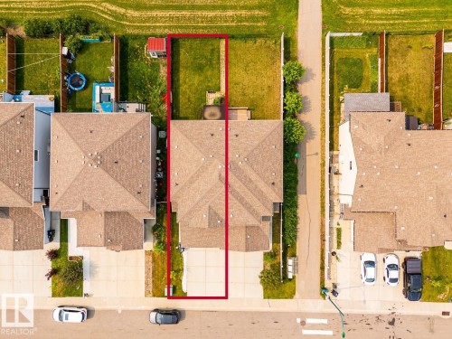 Aerial property overview featuring a parcel outlined in red - 1724 27 Street Nw, Edmonton, AB - Outdoor