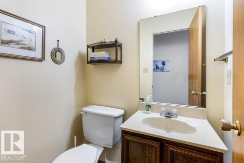 11113 173A Avenue Nw, Edmonton, AB - Indoor Photo Showing Bathroom