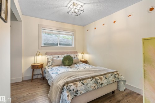 23 Glenhaven Crescent, St. Albert, AB - Indoor Photo Showing Bedroom