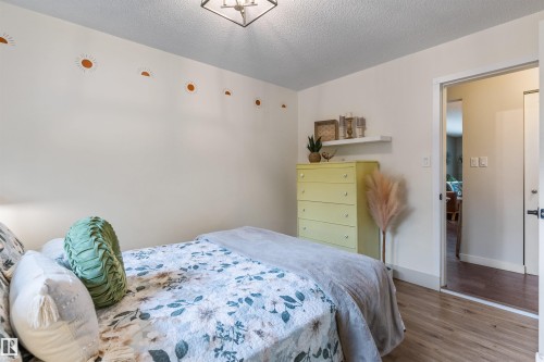23 Glenhaven Crescent, St. Albert, AB - Indoor Photo Showing Bedroom