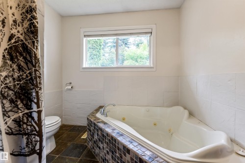 23 Glenhaven Crescent, St. Albert, AB - Indoor Photo Showing Bathroom