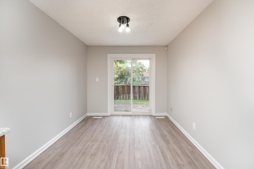 1131 35A Street Nw, Edmonton, AB - Indoor Photo Showing Other Room