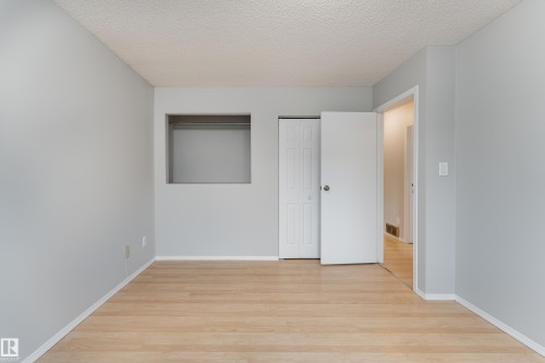 1131 35A Street Nw, Edmonton, AB - Indoor Photo Showing Other Room