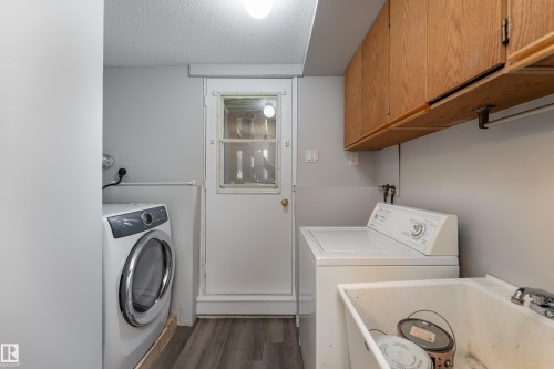 1131 35A Street Nw, Edmonton, AB - Indoor Photo Showing Laundry Room