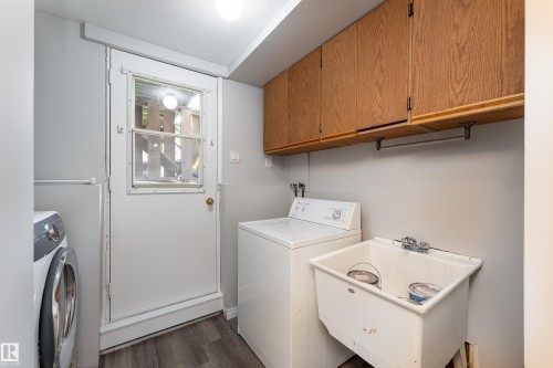 1131 35A Street Nw, Edmonton, AB - Indoor Photo Showing Laundry Room