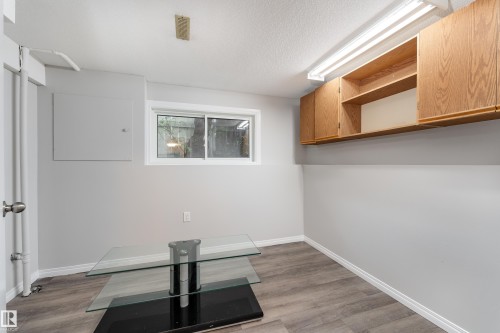 1131 35A Street Nw, Edmonton, AB - Indoor Photo Showing Other Room