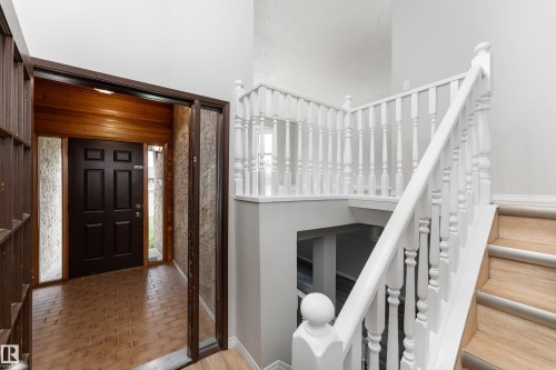 1131 35A Street Nw, Edmonton, AB - Indoor Photo Showing Other Room