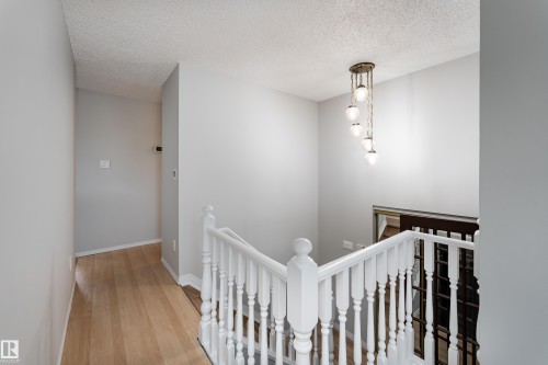 1131 35A Street Nw, Edmonton, AB - Indoor Photo Showing Other Room