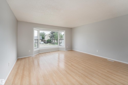 1131 35A Street Nw, Edmonton, AB - Indoor