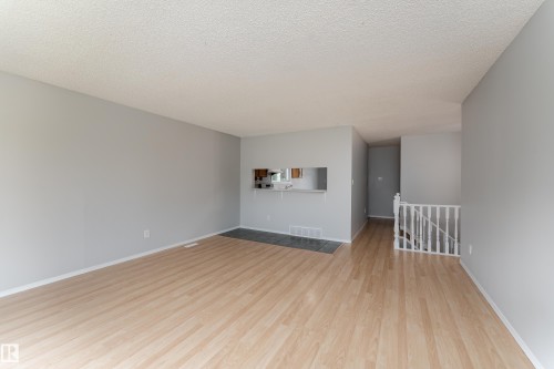 1131 35A Street Nw, Edmonton, AB - Indoor Photo Showing Other Room
