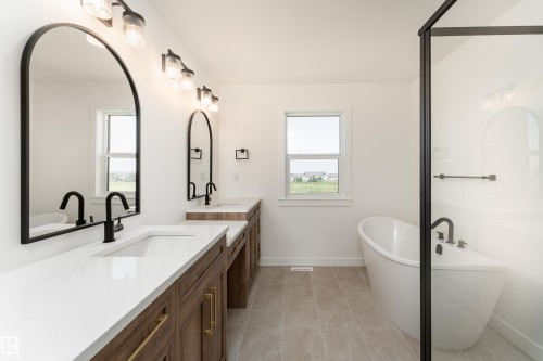18 Tenuto Link, Spruce Grove, AB - Indoor Photo Showing Bathroom