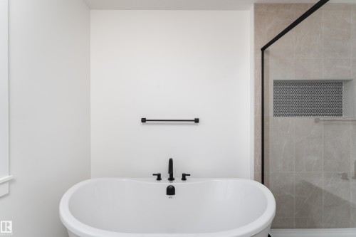 18 Tenuto Link, Spruce Grove, AB - Indoor Photo Showing Bathroom
