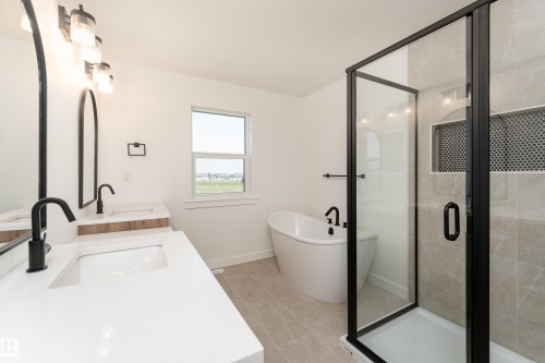 18 Tenuto Link, Spruce Grove, AB - Indoor Photo Showing Bathroom