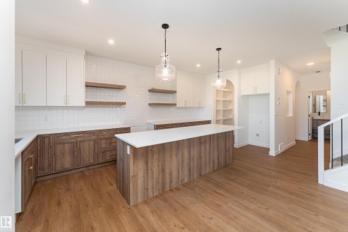18 Tenuto Link, Spruce Grove, AB - Indoor Photo Showing Kitchen