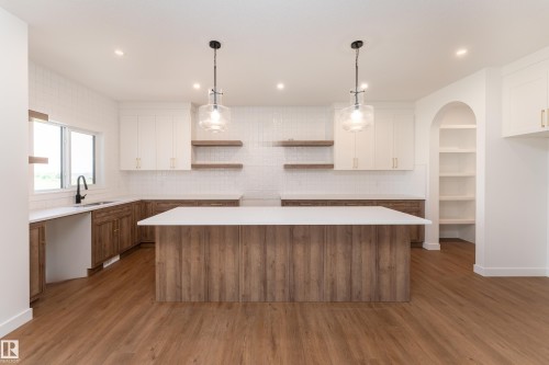 18 Tenuto Link, Spruce Grove, AB - Indoor Photo Showing Kitchen