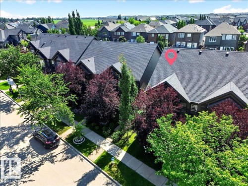 Residential street with sidewalks and mature landscaping - 3043 Keswick Way Sw, Edmonton, AB - Outdoor