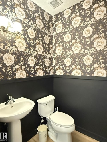 262 Sheppard Circle, Leduc, AB - Indoor Photo Showing Bathroom