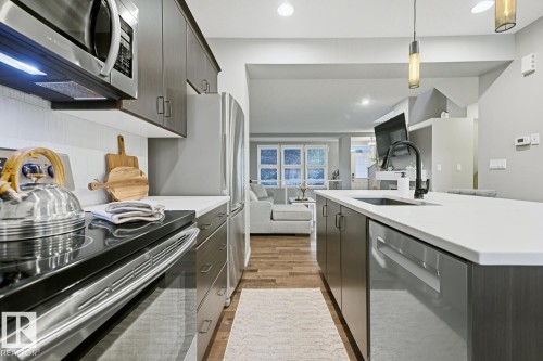 2015 74 Street Sw, Edmonton, AB - Indoor Photo Showing Kitchen With Upgraded Kitchen