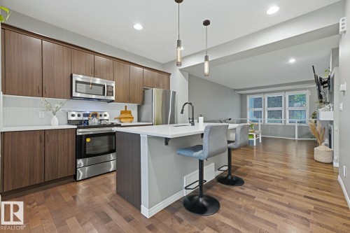 2015 74 Street Sw, Edmonton, AB - Indoor Photo Showing Kitchen With Stainless Steel Kitchen With Upgraded Kitchen