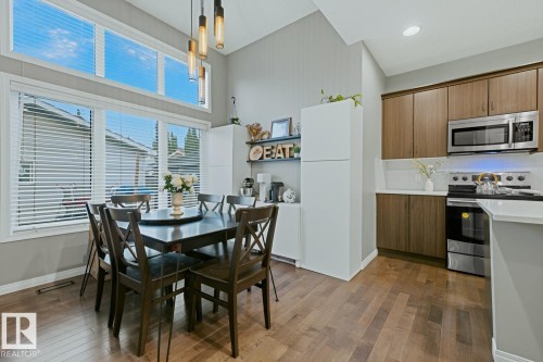 2015 74 Street Sw, Edmonton, AB - Indoor
