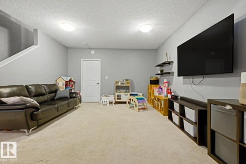 2015 74 Street Sw, Edmonton, AB - Indoor