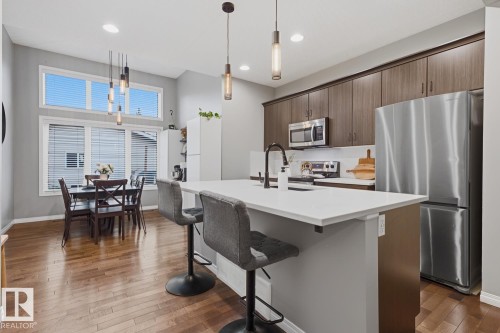 2015 74 Street Sw, Edmonton, AB - Indoor Photo Showing Kitchen With Stainless Steel Kitchen With Upgraded Kitchen