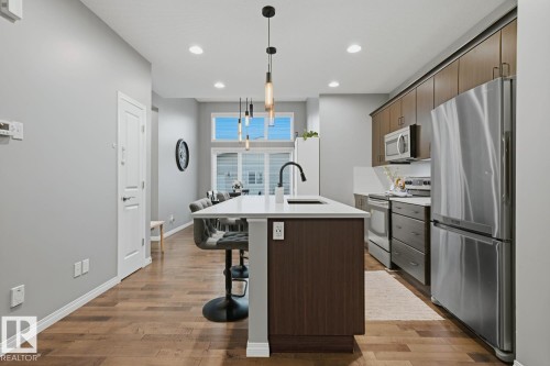 2015 74 Street Sw, Edmonton, AB - Indoor Photo Showing Kitchen With Stainless Steel Kitchen With Upgraded Kitchen