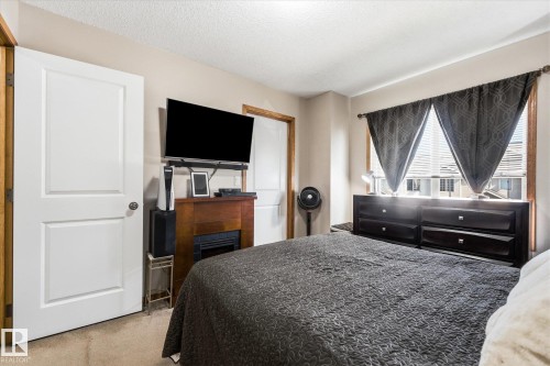#27 290 Spruce Ridge Rd, Spruce Grove, AB - Indoor Photo Showing Bedroom