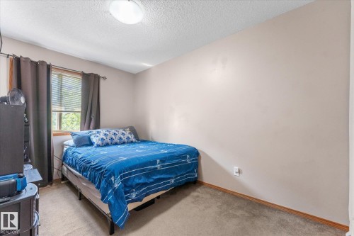 #27 290 Spruce Ridge Rd, Spruce Grove, AB - Indoor Photo Showing Bedroom