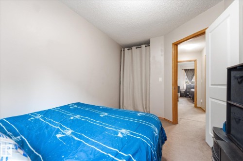 #27 290 Spruce Ridge Rd, Spruce Grove, AB - Indoor Photo Showing Bedroom
